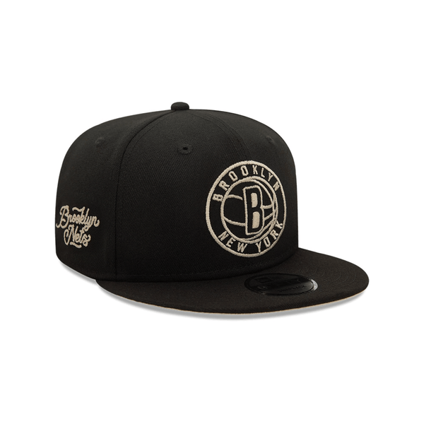 GORRA NEW ERA BROOKLYN NETS 9 FIFTY M/L NEGRA LOGO DORADO