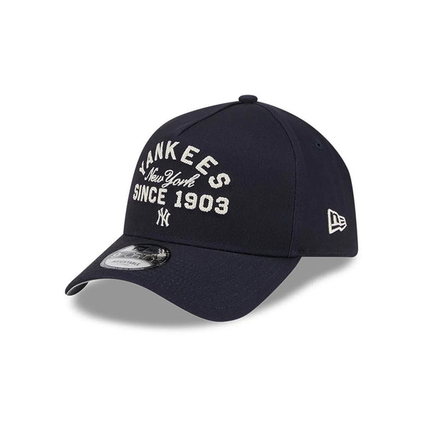 GORRA NEW ERA NEW YORK YANKEES 9FORTY AZUL LOGO BLANCO