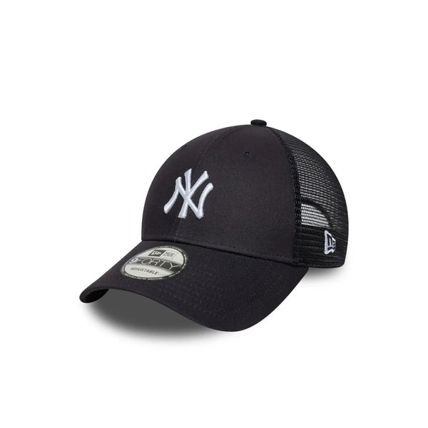 GORRA NEW ERA NEW YORK YANKEES 9FORTY AZUL OSCURO LOGO BLANCO TIPO TRUCKER