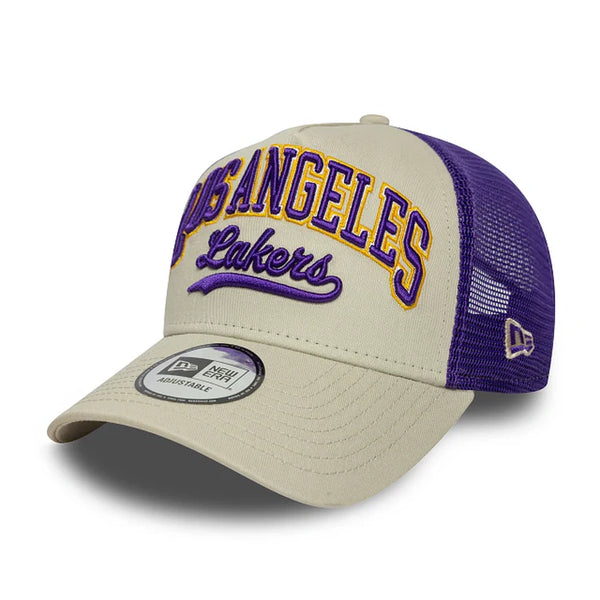 GORRA NEW ERA LOS ANGELES LAKERS 9FORTY A FRAME BEIGE LOGO MORADO-AMARILLO