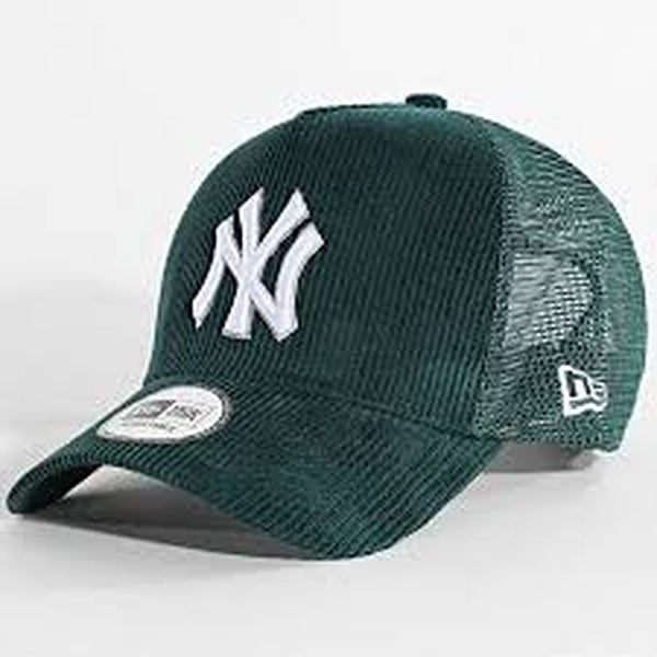 GORRA NEW ERA NEW YORK YANKEES 9FORTY VERDE CORDOROY LOGO BLANCO TRIPO TRUCKER